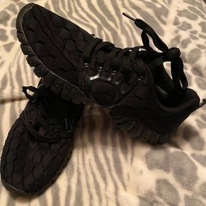 Aleader Running tennis shoes size 9